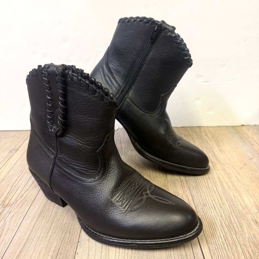 Shyanne Western Boots Women's Low Black Braided Edge Booties -  Size 7 M Leather